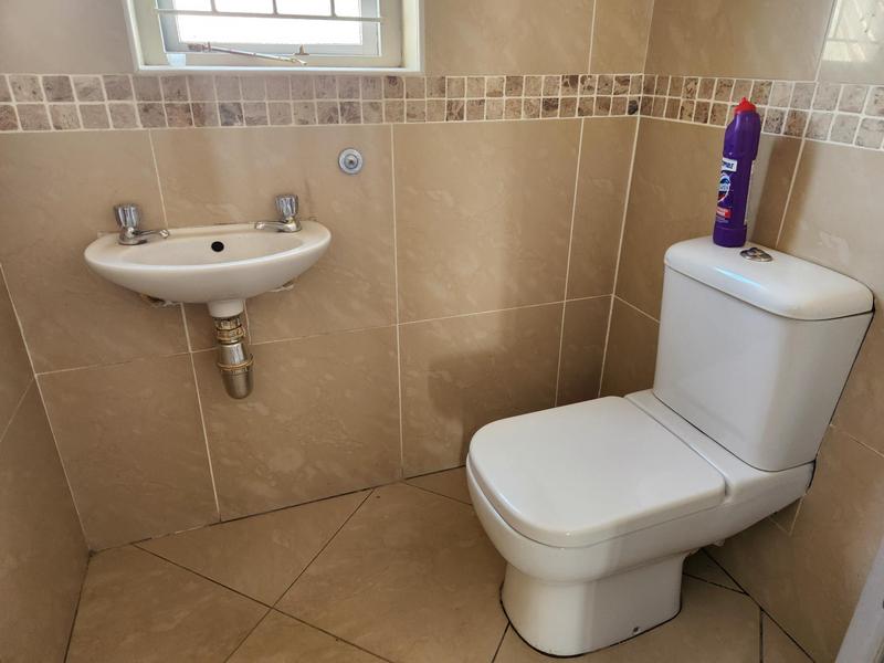 To Let 4 Bedroom Property for Rent in University Estate Western Cape